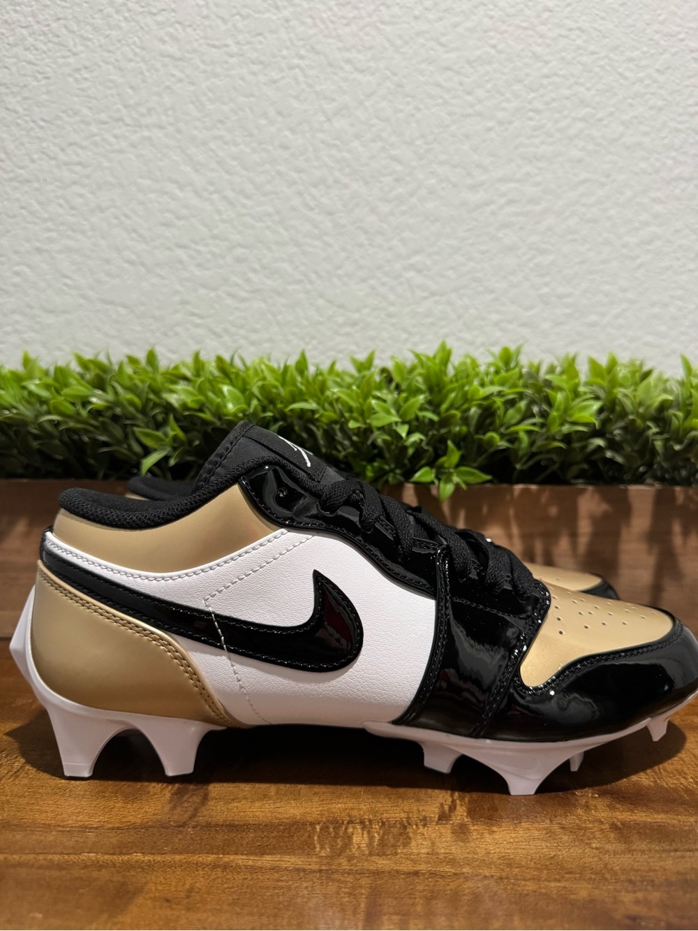 Nike Air Jordan 1 Low TD Football Cleats Gold/Black/White FJ6245-701 Mens Size 9